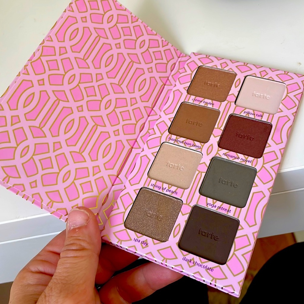 Never used. Brand new! Eyeshadow